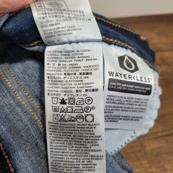 EUC Levi's Classic Boot Cut Dark Denim Jean Women's sz 14 - Picture 7 of 10